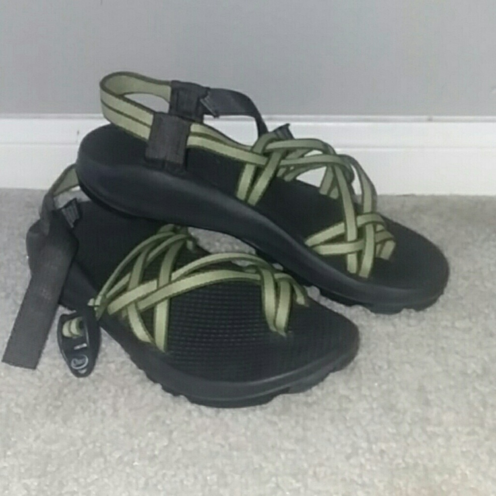 NEW Green Chacos 💚